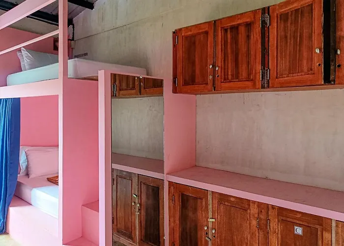 Lexias Hostel And Workspace - El Nido